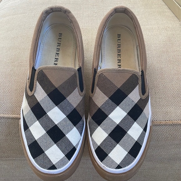 Burberry Women’s check slip-on sneaker size euro 37/ US 6.5 - Picture 1 of 7